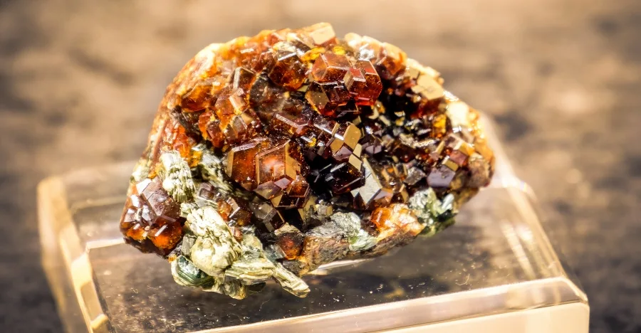 Hessonite crystal
