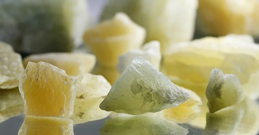 Bowenite crystal