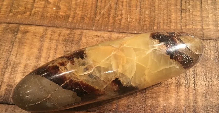 Septarian (Dragon Stone) crystal