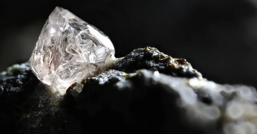 Diamond crystal