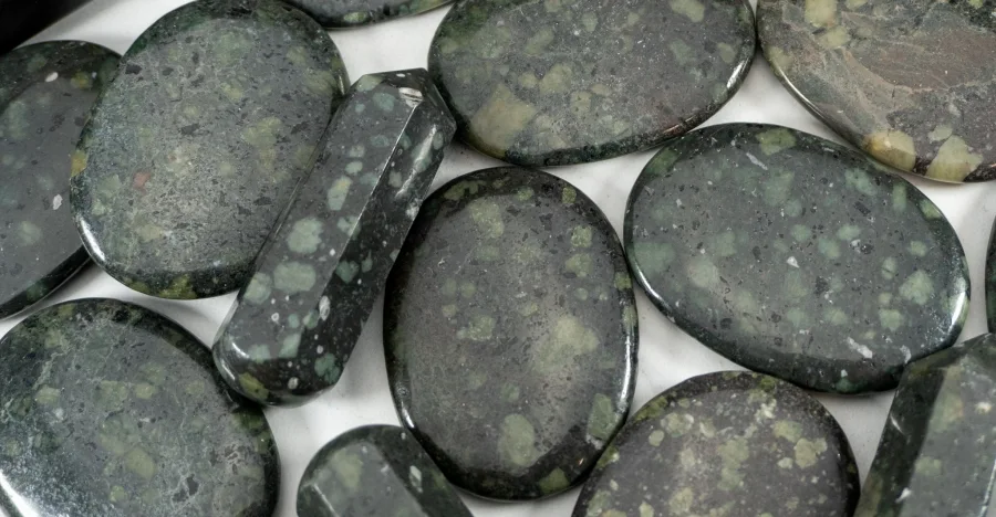 Lakelandite crystal