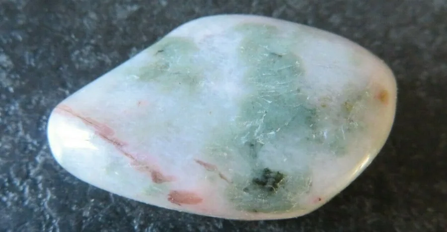 Nzuri Moyo crystal