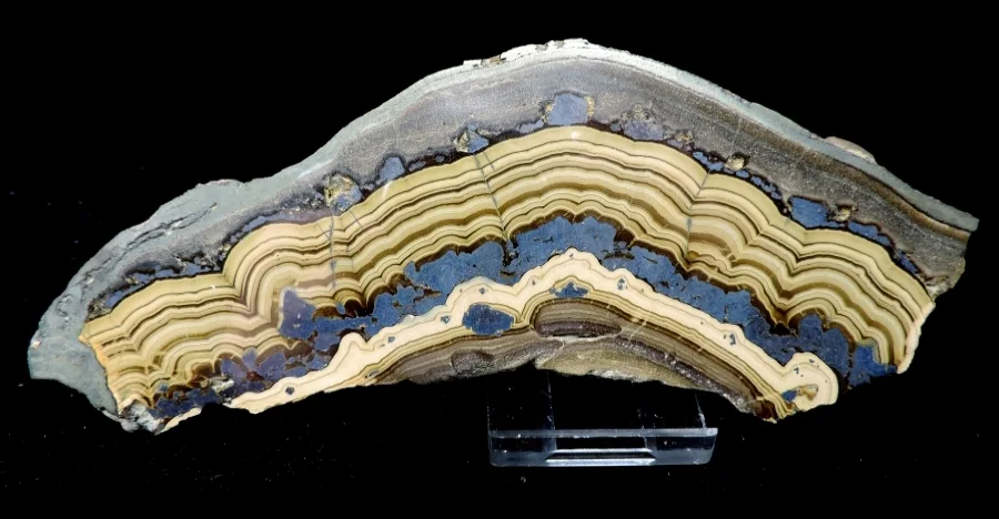 Schalenblende crystal