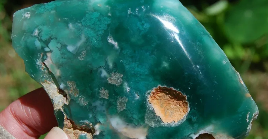 Mtorolite crystal